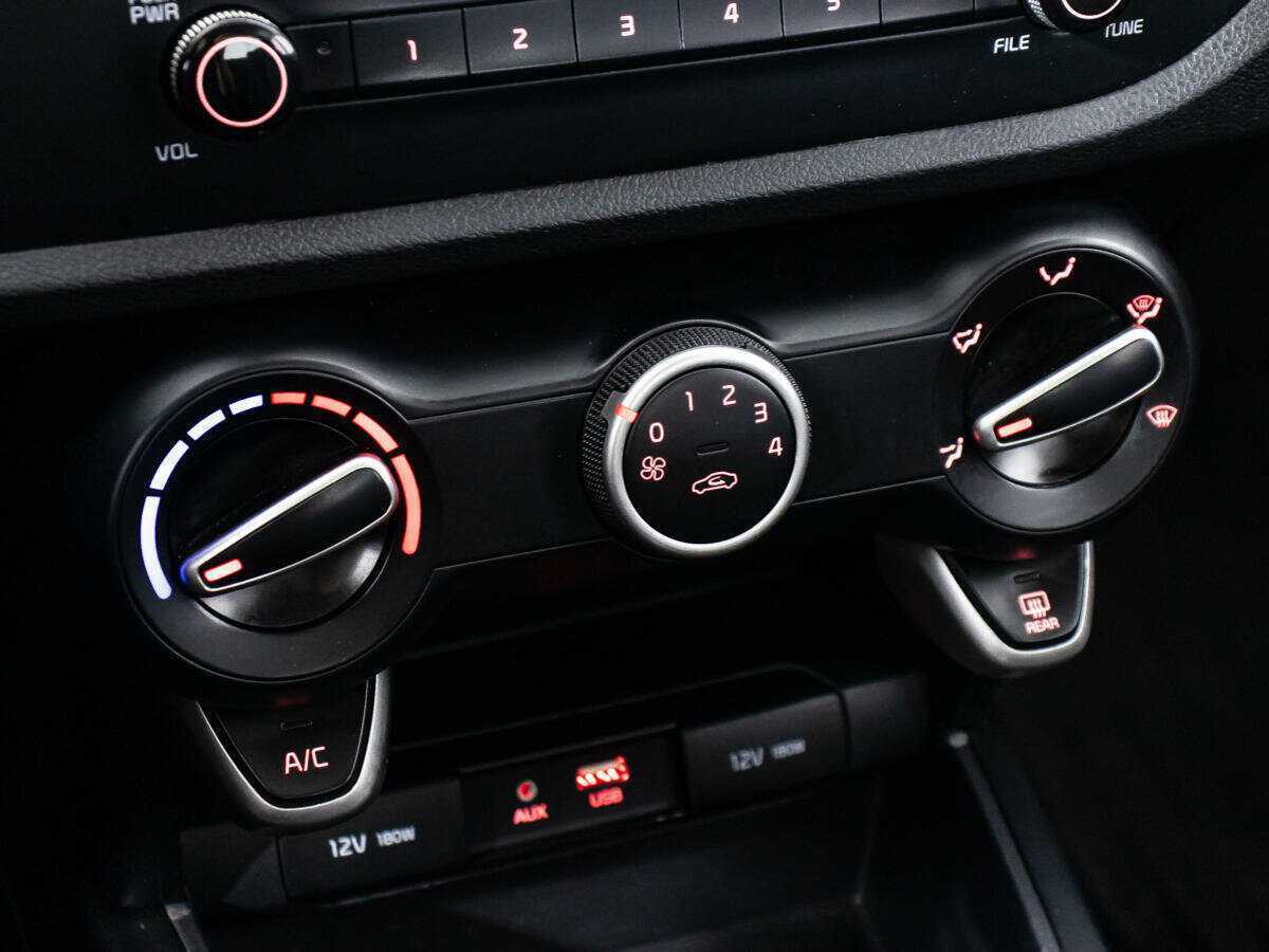 Купить Kia Rio, 2017, 112 773 км.. Фото: #14