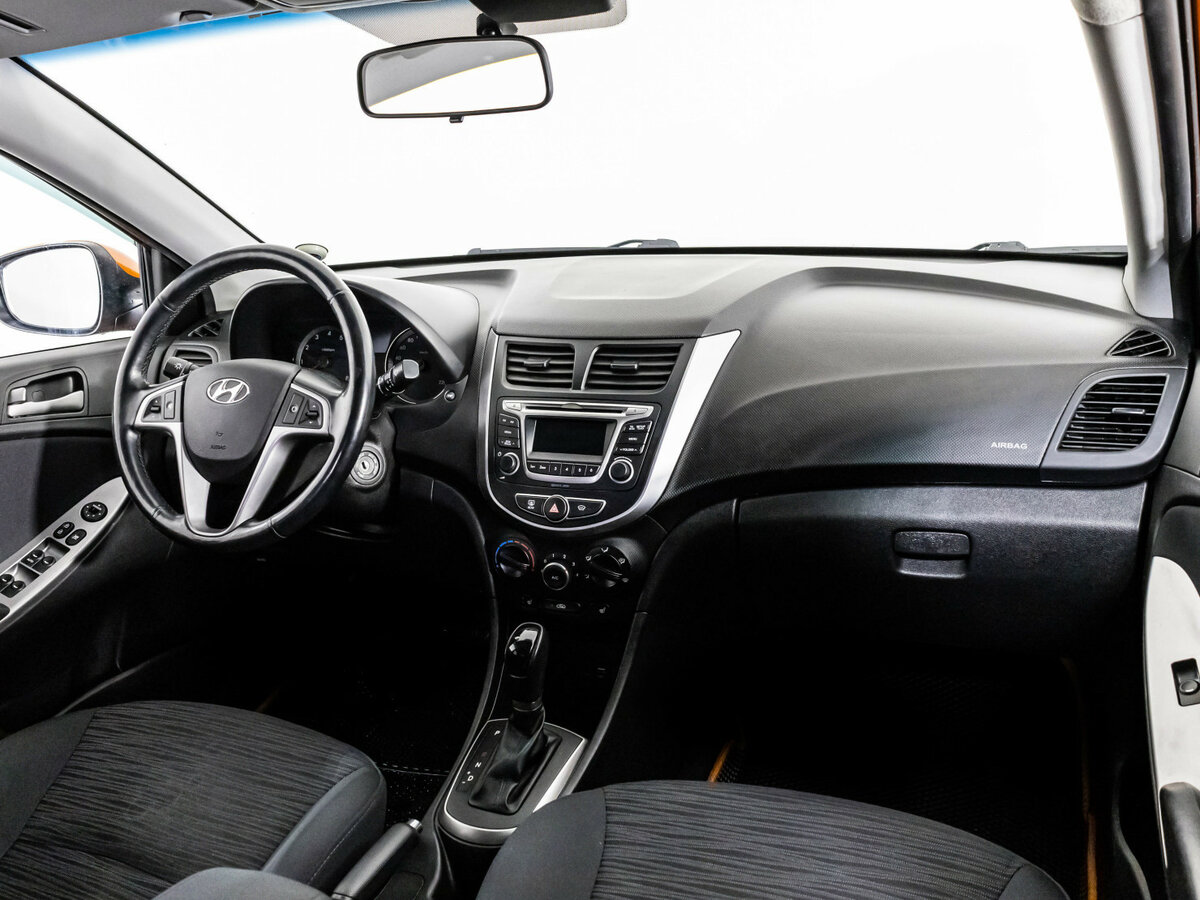 Купить Hyundai Solaris, 2014, 63 742 км.. Фото: #6