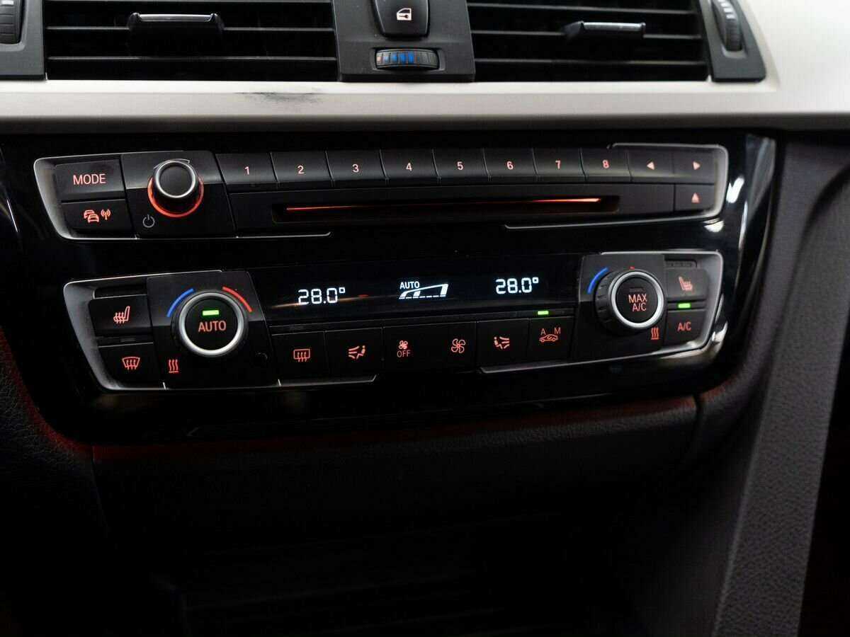 Купить BMW 3 серии, 2015, 119 000 км.. Фото: #10