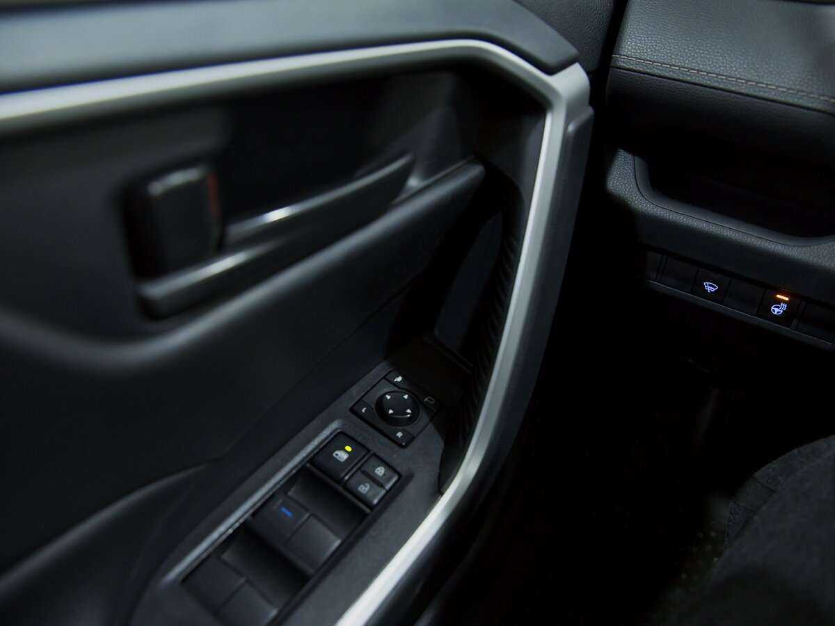 Купить Toyota RAV4, 2020, 45 768 км.. Фото: #9