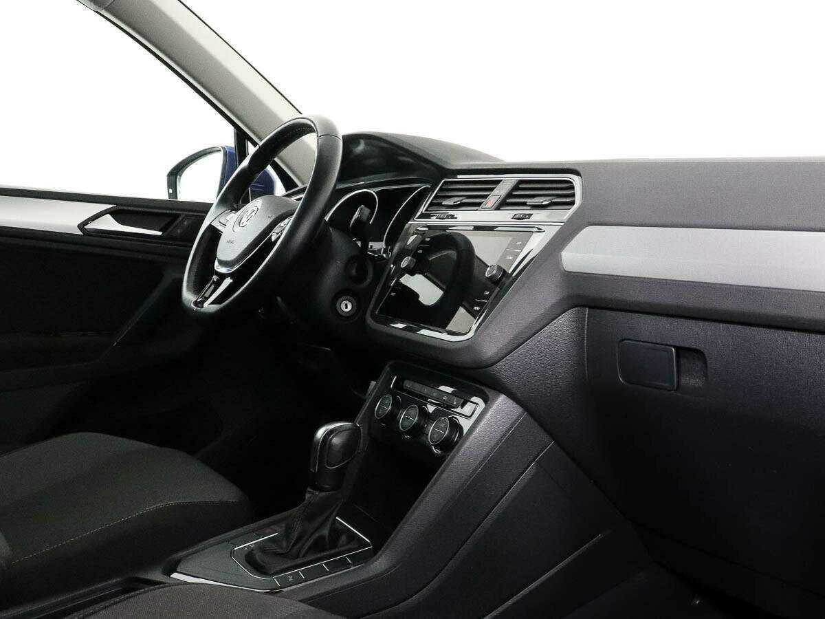 Купить Volkswagen Tiguan, 2020, 63 380 км.. Фото: #3