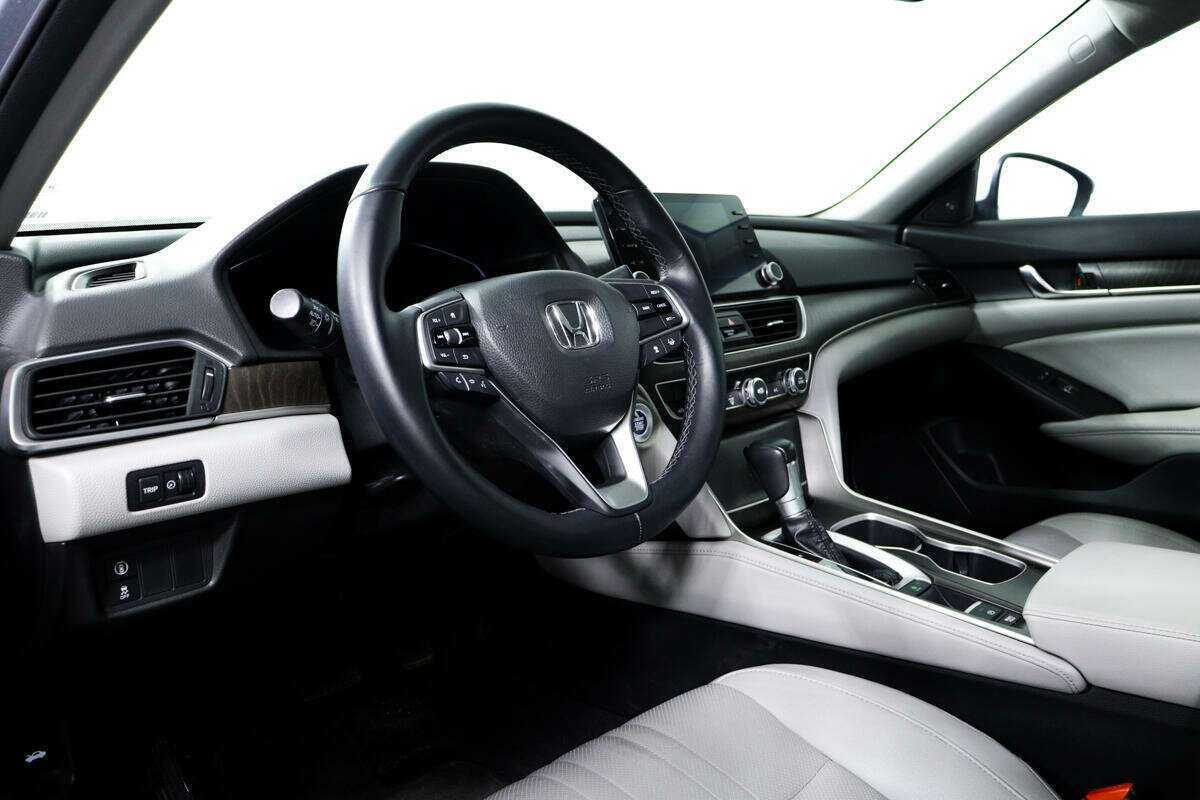 Купить Хонда Аккорд, 2018, 43 200 км.. Фото: #12