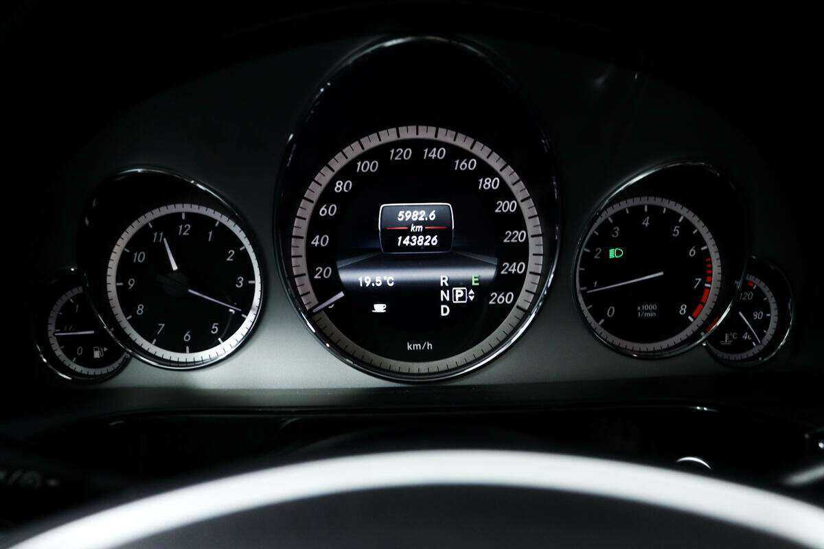 Купить Мерседес-Бенц Е-Класс, 2012, 143 781 км.. Фото: #9