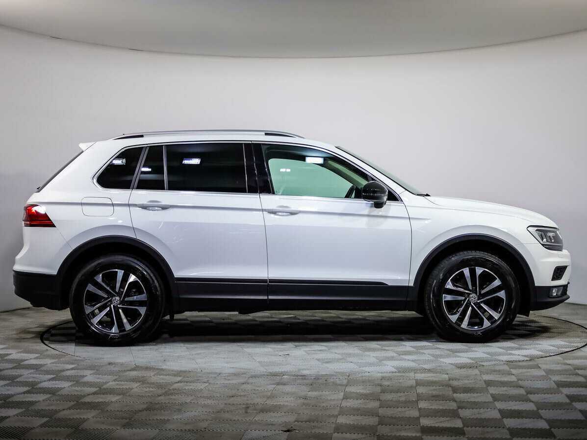 Купить Volkswagen Tiguan, 2019, 65 669 км.. Фото: #2