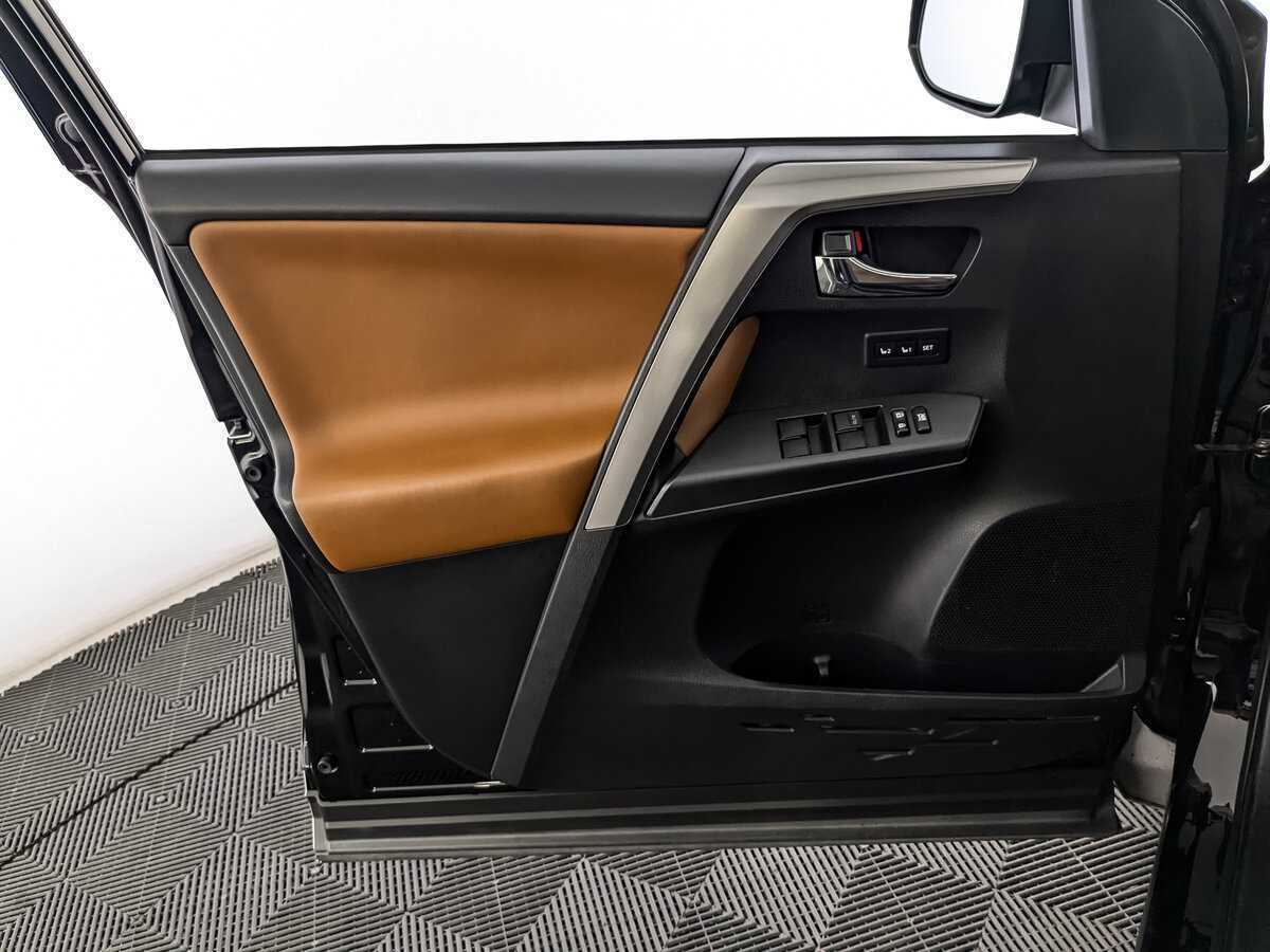 Купить Тойота Рав4, 2017, 75 207 км.. Фото: #14