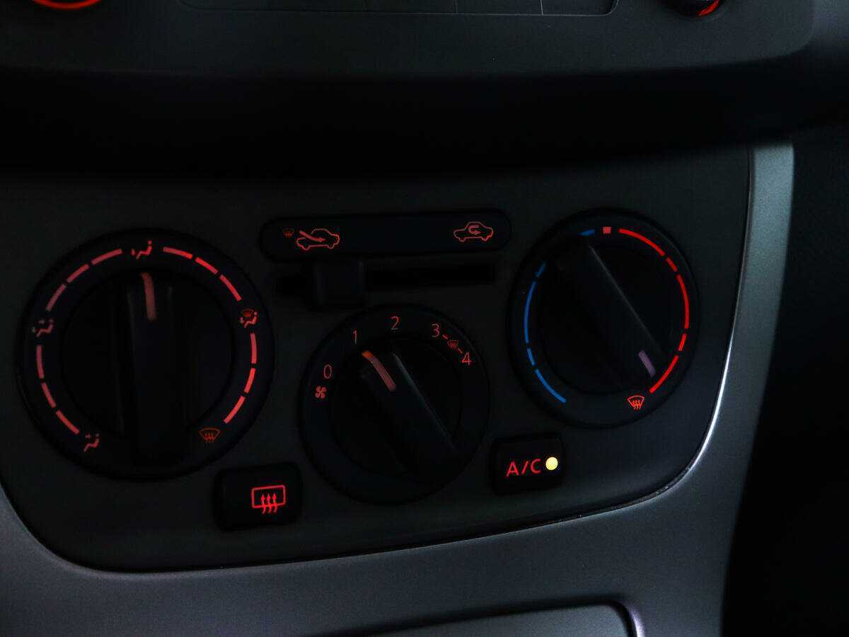 Купить Ниссан Сентра, 2015, 132 700 км.. Фото: #13