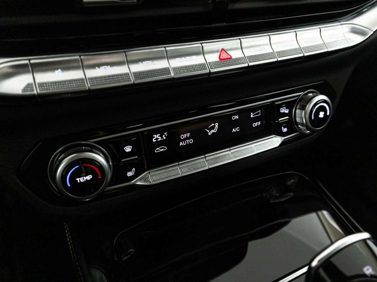 Купить FAW Bestune T77, 2022, 16 613 км.. Фото: #16