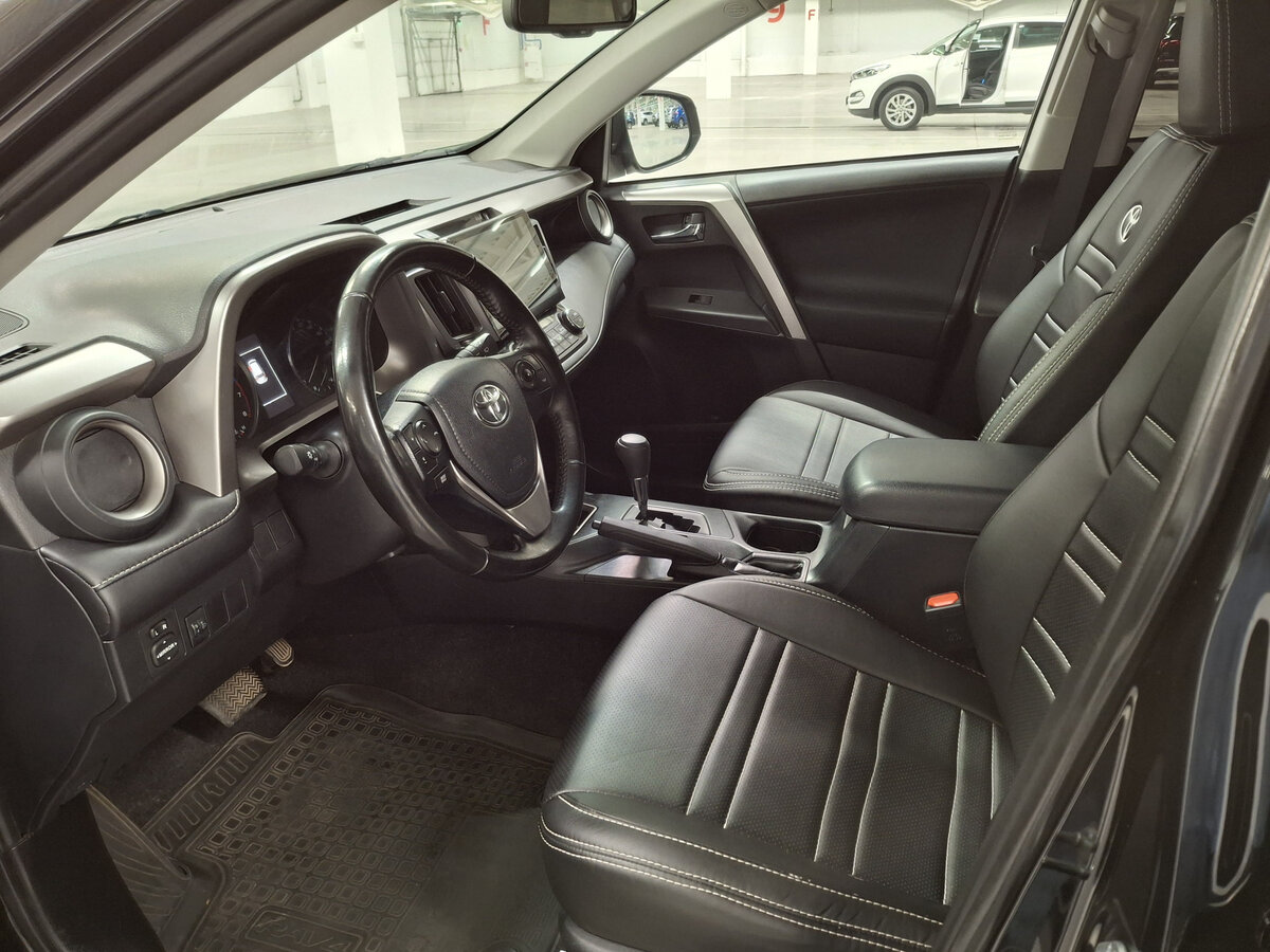 Купить Toyota RAV4, 2019, 81 575 км.. Фото: #15