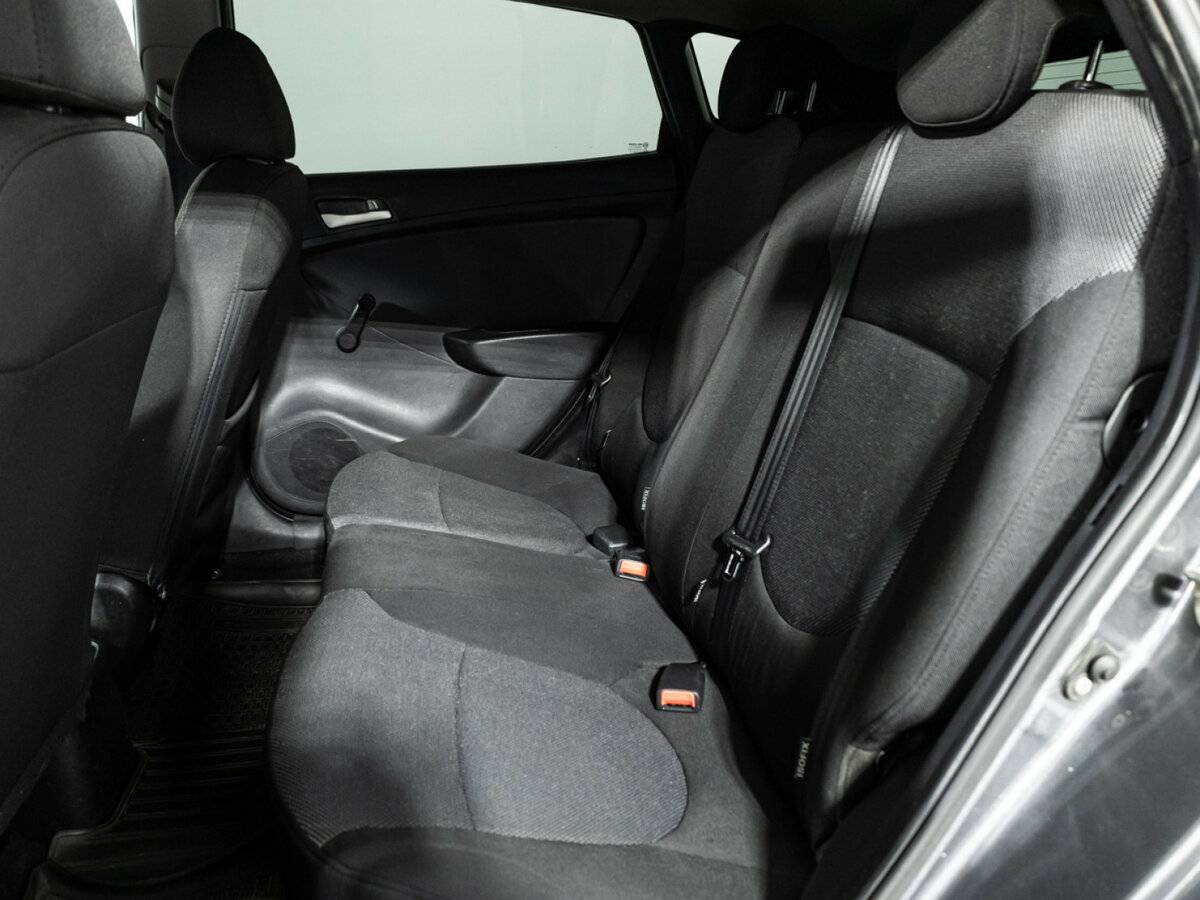 Купить Hyundai Solaris, 2012, 214 201 км.. Фото: #9