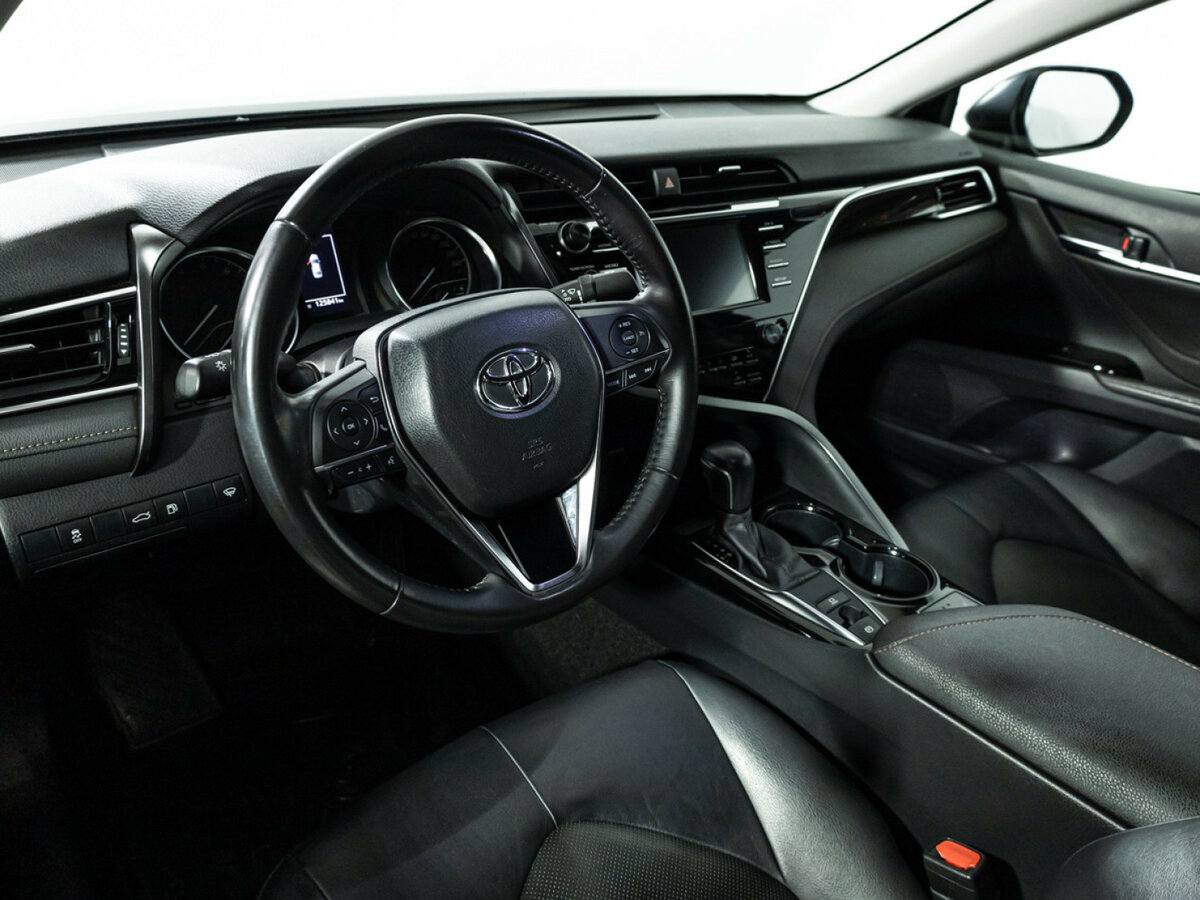 Купить Toyota Camry, 2018, 125 837 км.. Фото: #10
