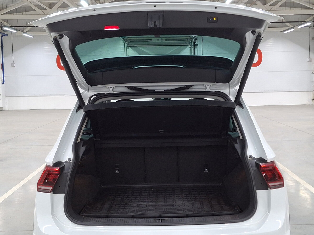 Купить Volkswagen Tiguan, 2020, 95 642 км.. Фото: #9