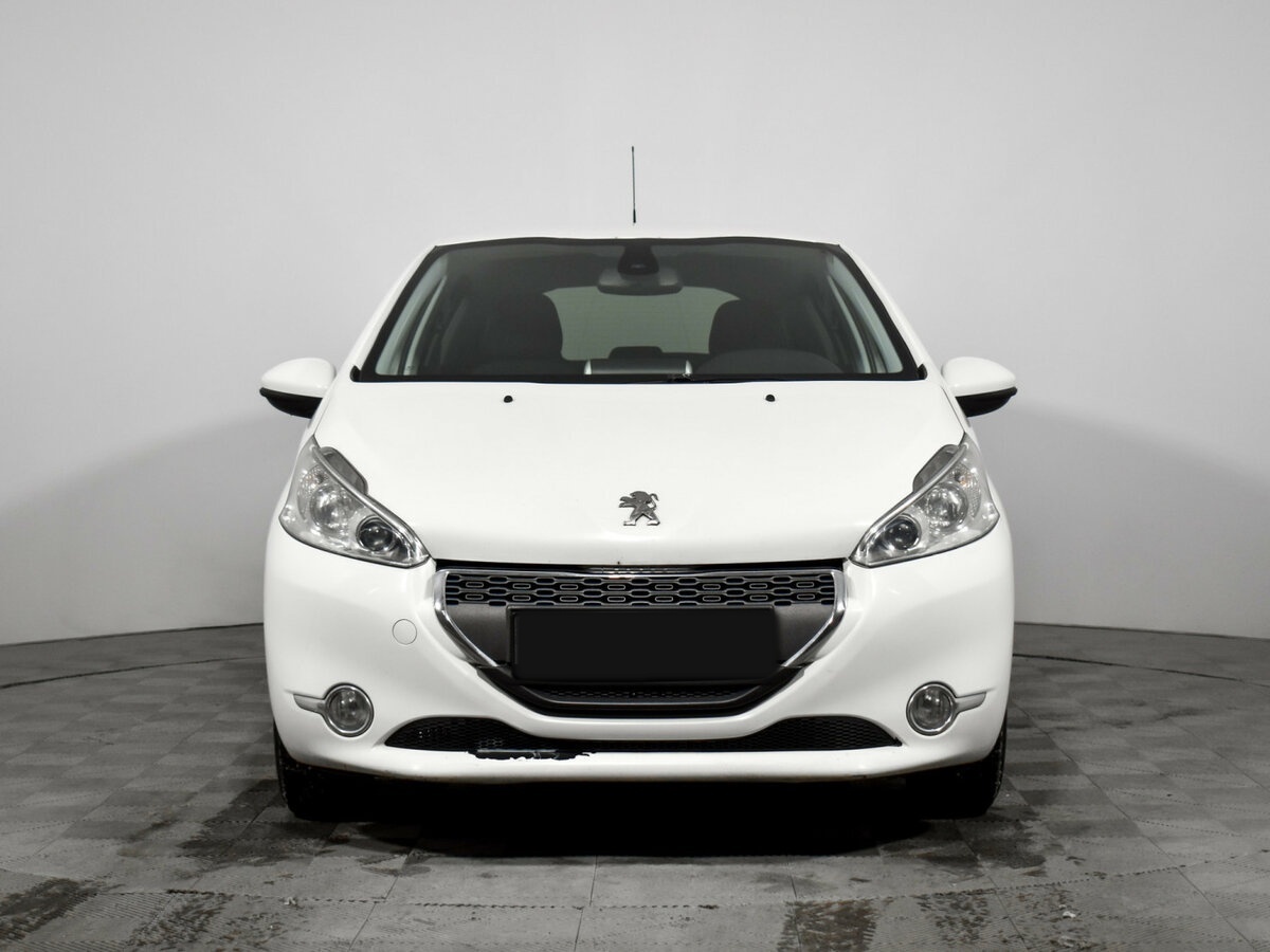 Купить Peugeot 208, 2013, 190 000 км.. Фото: #1